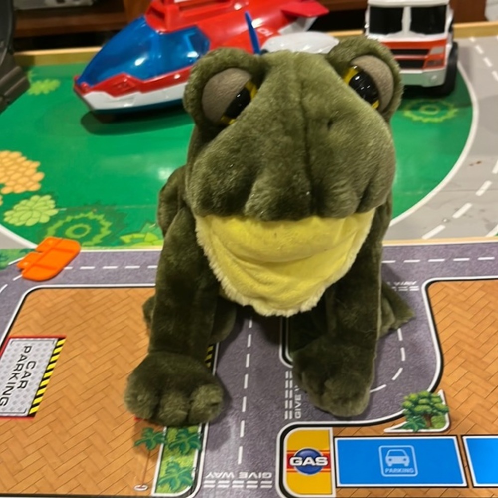 Frog puppet